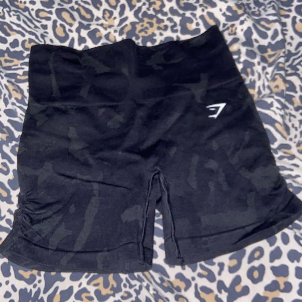 GYMSHARK CAMO SHORTS